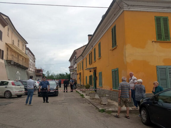 Asti, uccide la convivente poi tenta il suicidio