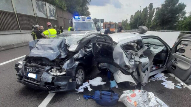 Bologna, incidente in tangenziale. Bimba in gravi condizioni