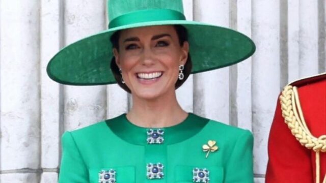 Kate Middleton in vendita l’abito che conquistò William