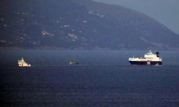 Napoli: migranti tentano di dirottare nave turca. Forze speciali in azione