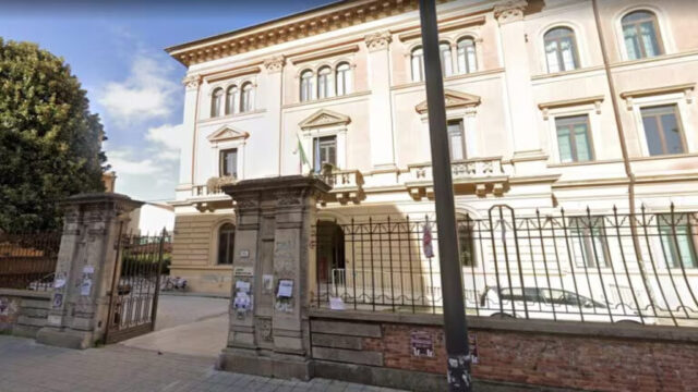 Pisa: studente bocciato, genitori aggrediscono docenti