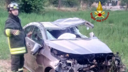 Scandiano: auto si ribalta, 37enne morto