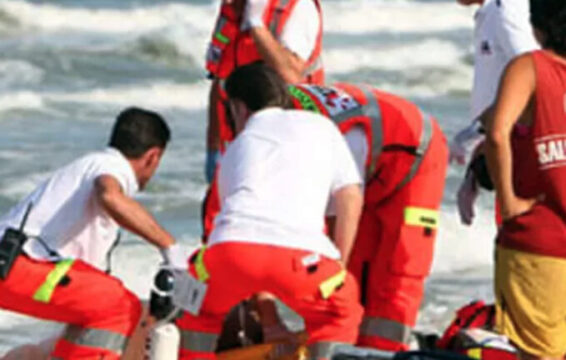 Torvaianica: legato a boa in mare, uomo muore poi in ospedale