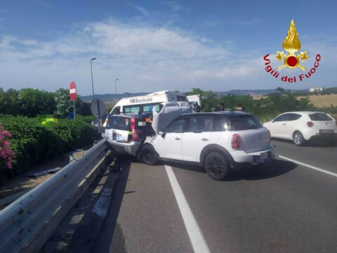 Matera: donna 50enne morta in incidente stradale sull’Appia