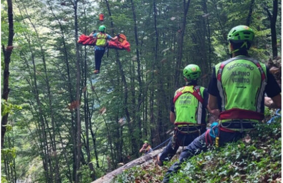 Veneto: 57enne morto durante passeggiata in montagna. Precipita in un dirupo