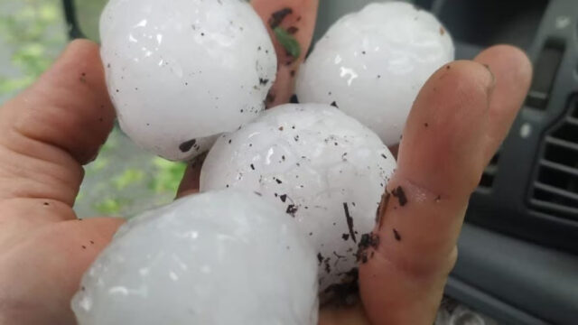 Cuneo: nubifragio con chicchi di grandine come nocciole