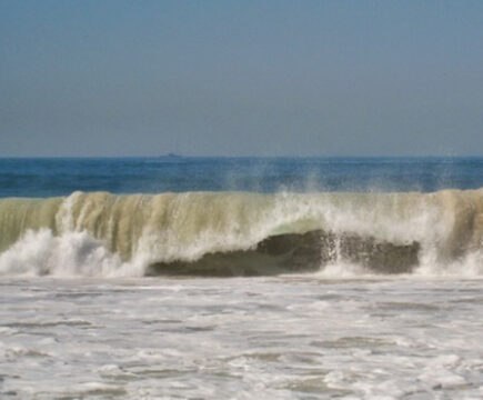 Marina di Lesina, 17enne morto annegato. Il papà salvato dal bagnino