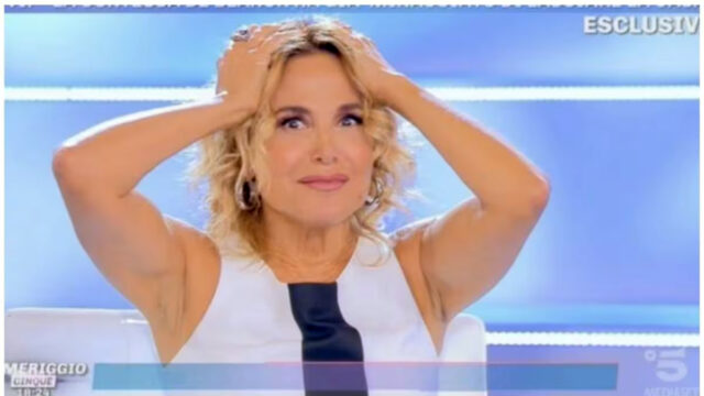 Pomeriggio 5, Mediaset fa pulizia dei video di Barbara D’Urso
