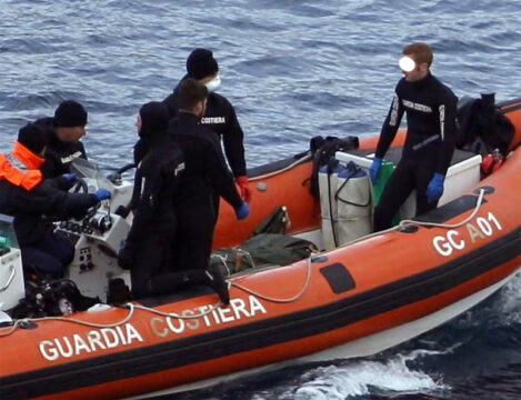 Riccione 24enne Morto Mentre Fa Il Bagno A Mare