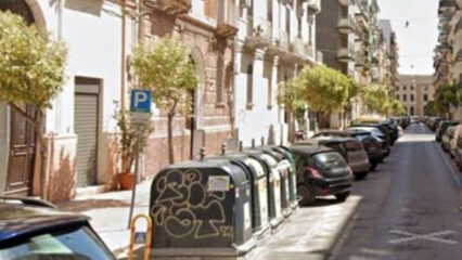 Taranto: donna trova neonato vicino al bidone dei rifiuti chiuso in una busta
