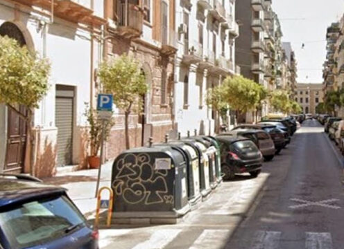 Taranto: donna trova neonato vicino al bidone dei rifiuti chiuso in una busta