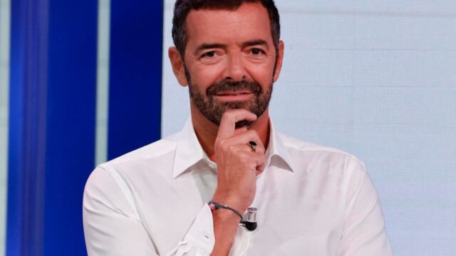 Alberto Matano affossa il Pomeriggio 5 di Myrta Merlino: “Una copia”