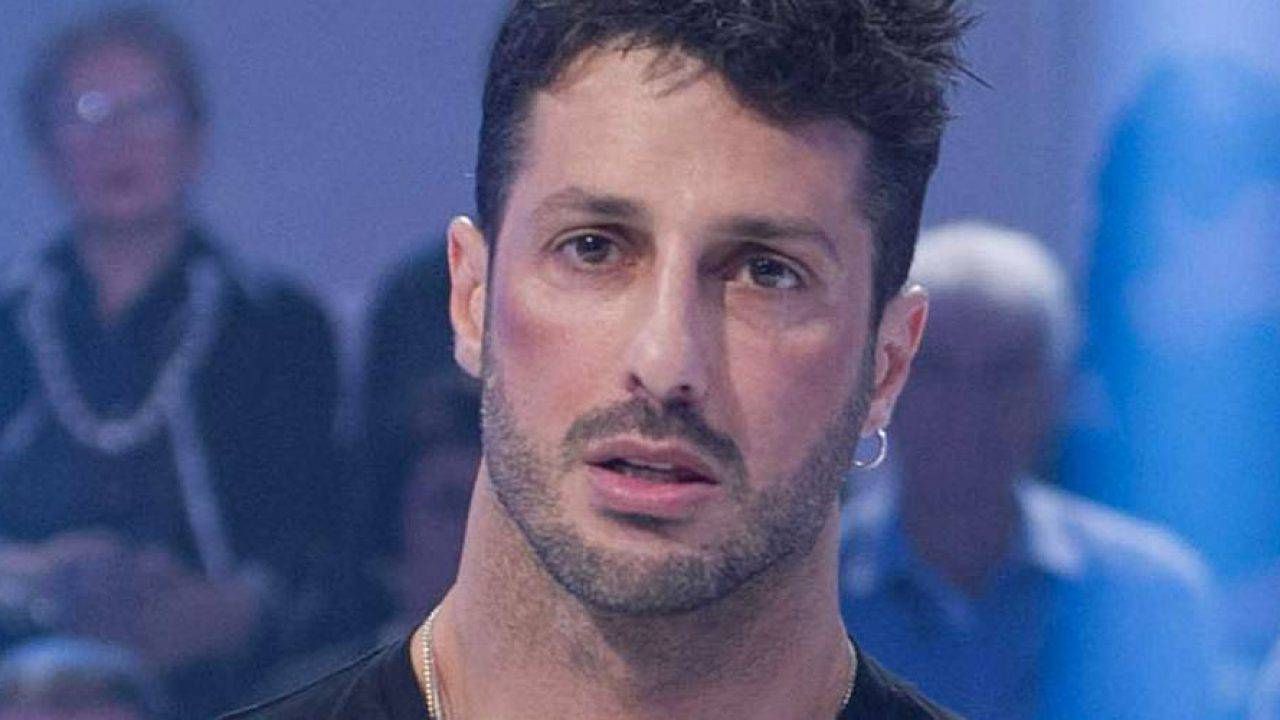 Fabrizio Corona attacca Ilary Blasi: “Non ha preso solo il caffè…”