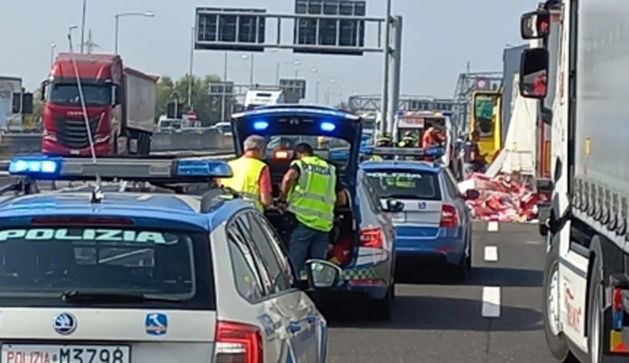 Autostrada A14: morto camionista di Ancona in maxi carambola