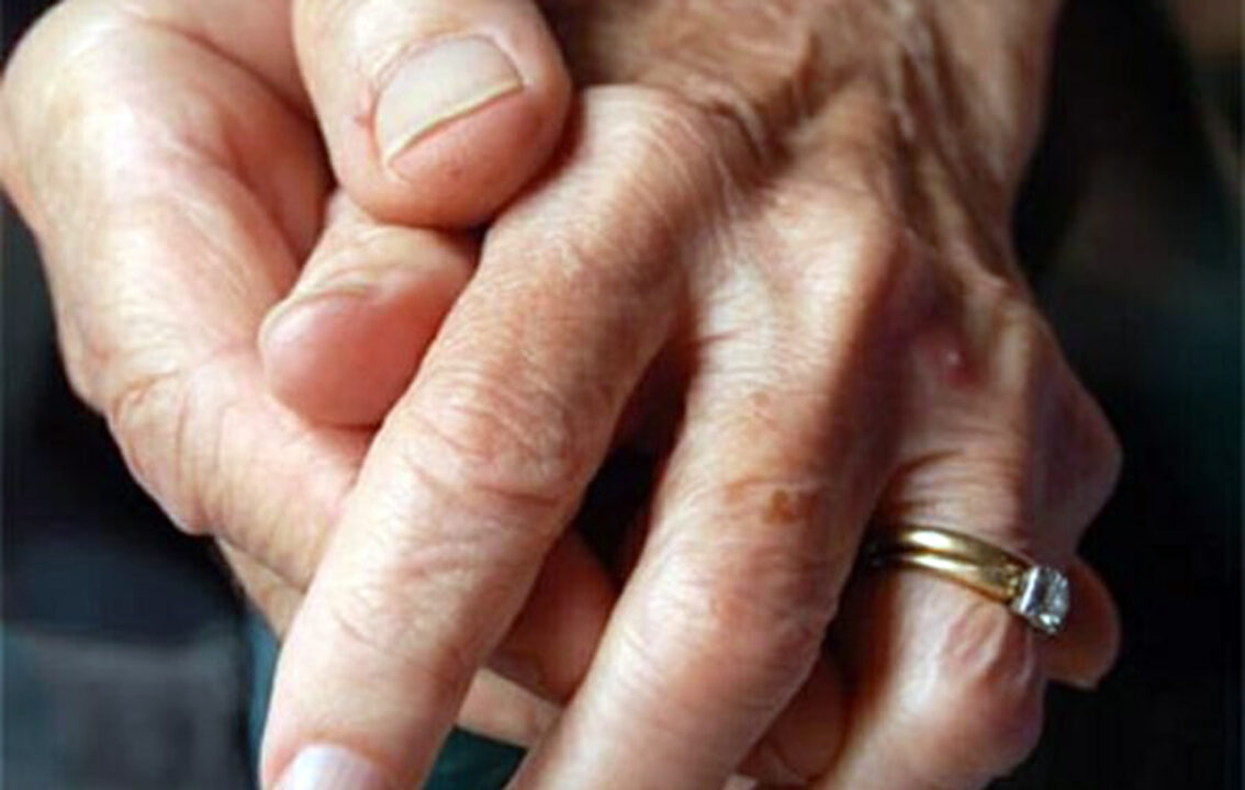 Luino: coppia di coniugi morti per overdose da farmaci