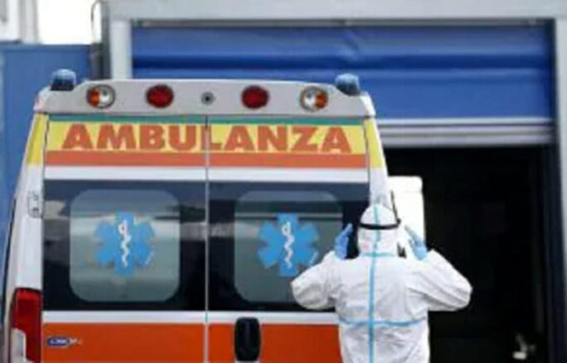 Padova: 69enne morto investito da due camion