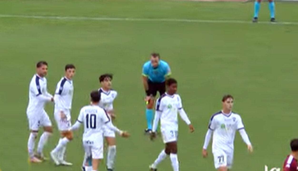 Cavese-Rotonda, partita di calcio interrotta per… problemi intestinali