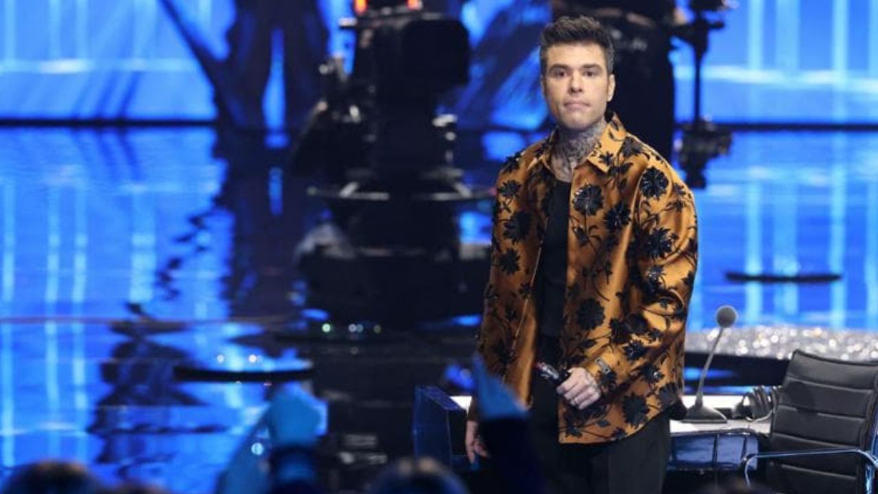 Fedez attacca Myrta Merlino e i giornalisti sotto casa