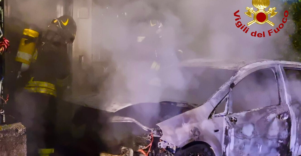 Irpinia: Vigili del Fuoco impegnati in incidente stradale e incendio auto