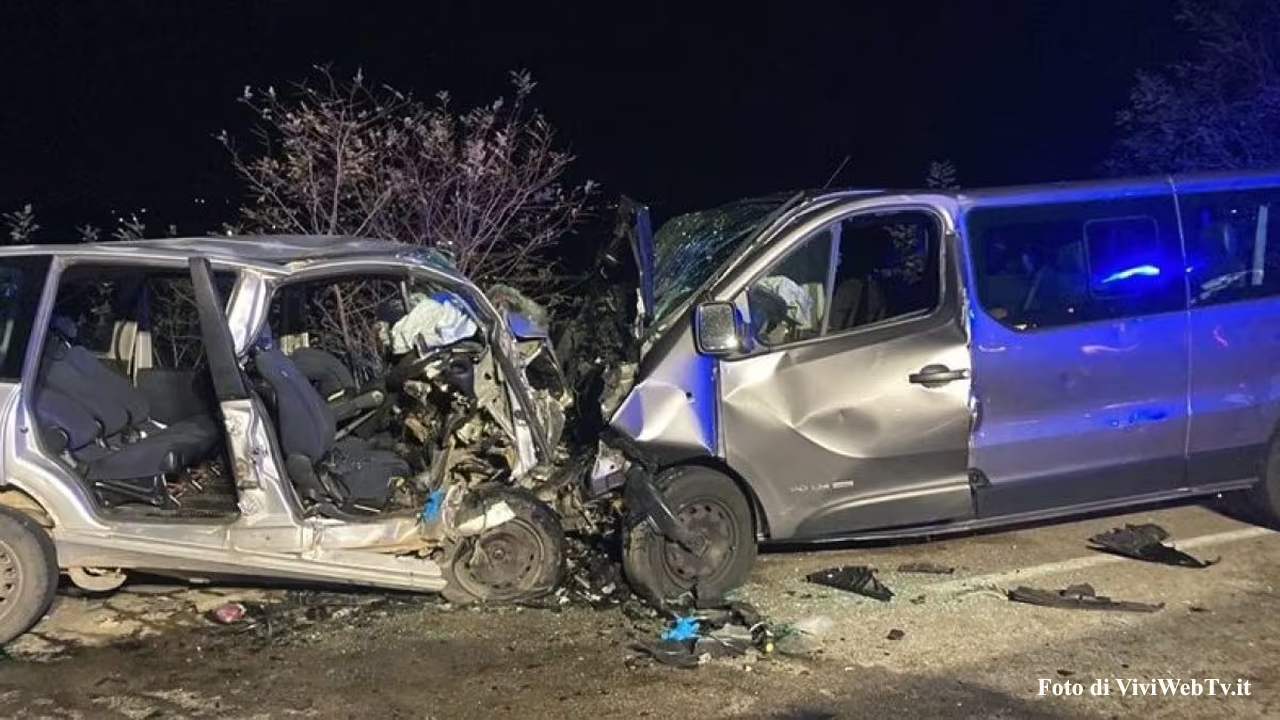 Mottola: scontro frontale fra auto, 4 morti. Tre erano bersaglieri