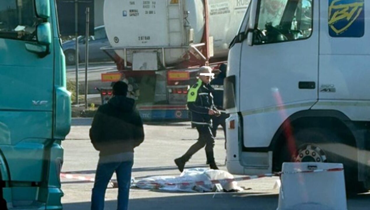 Bari, scalo ferroviario: autista muore travolto da un mezzo