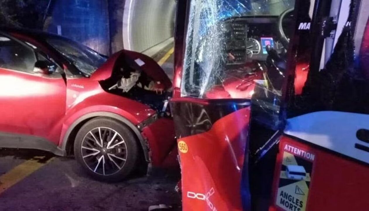 Buccino: scontro tra bus e auto, 2 morti su raccordo Sicignano-Potenza