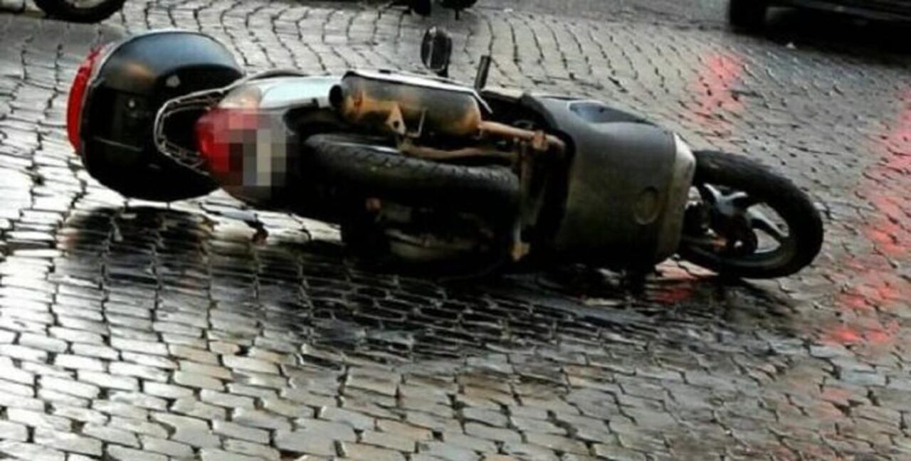 Civitavecchia: 17enne si schianta contro un muro con lo scooter e muore