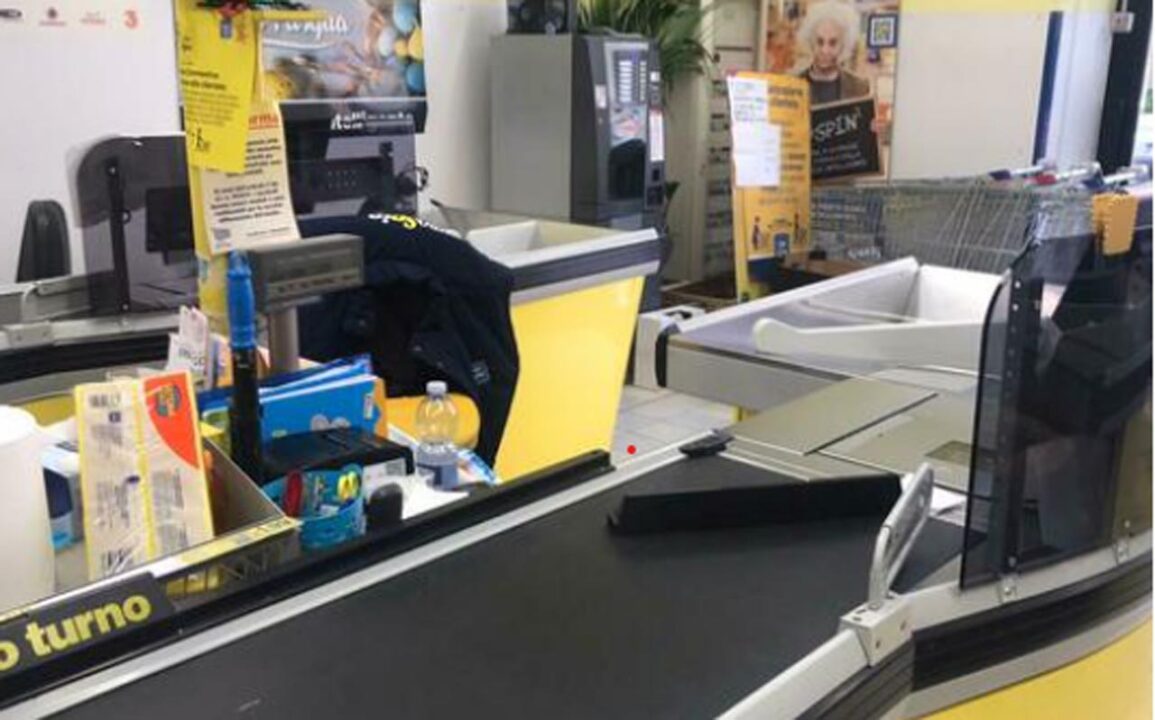 Padova: fa spesa gratis alla Conad, complice la cassiera