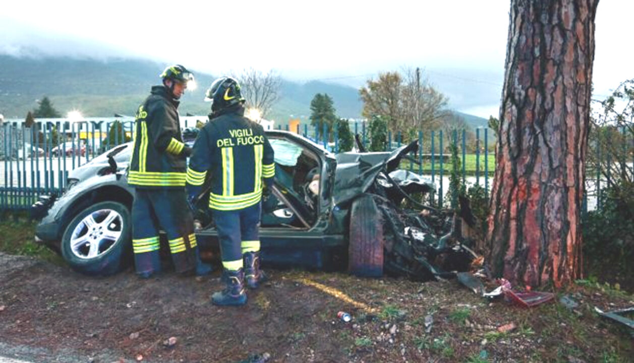 Rieti: 17enne muore in incidente sulla Terminillese, 4 giovani gravi