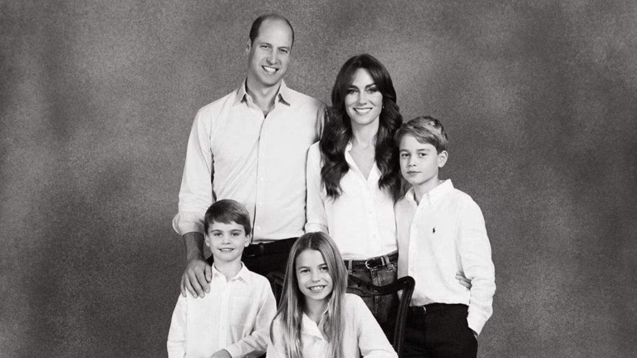 William e Kate il ritratto di famiglia è in bianco e nero