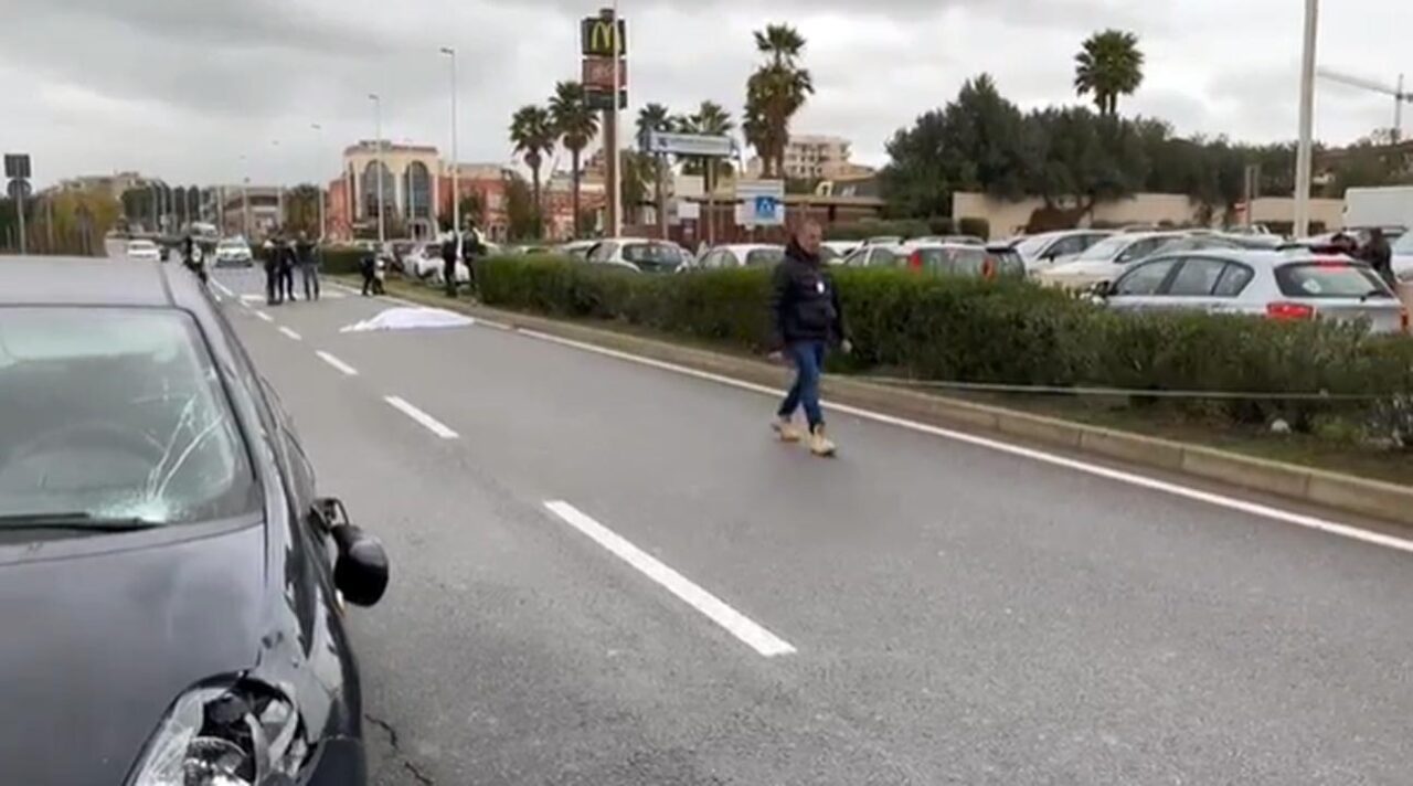 Cagliari: 16enne travolto e ucciso sulle strisce pedonali da un'auto