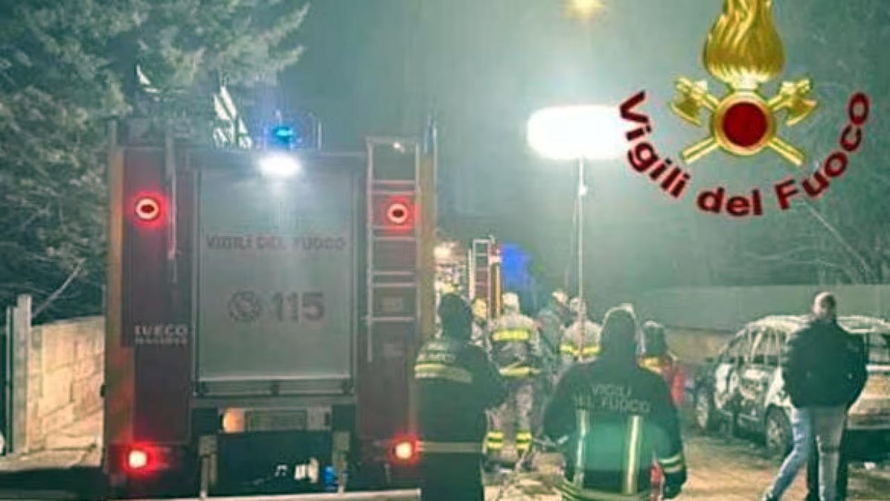 Lecce: 69enne sardo morto carbonizzato nell’auto. Suicidio?