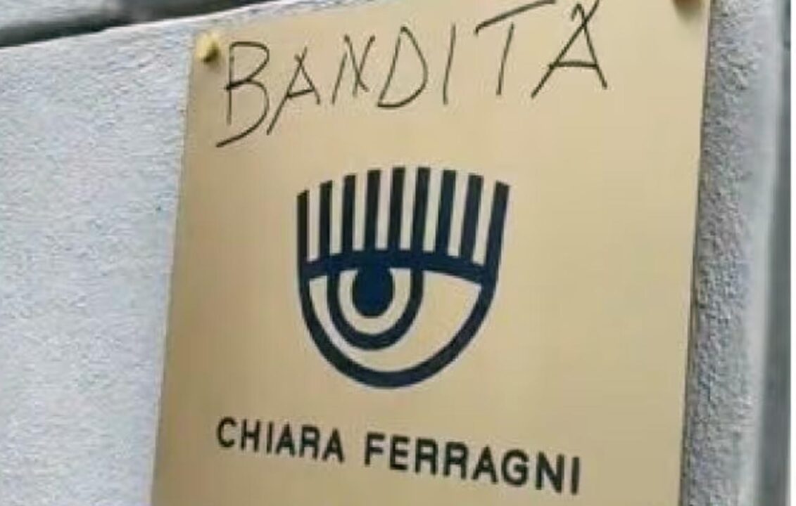 Roma: “Bandita, truffatrice!” a Chiara Ferragni