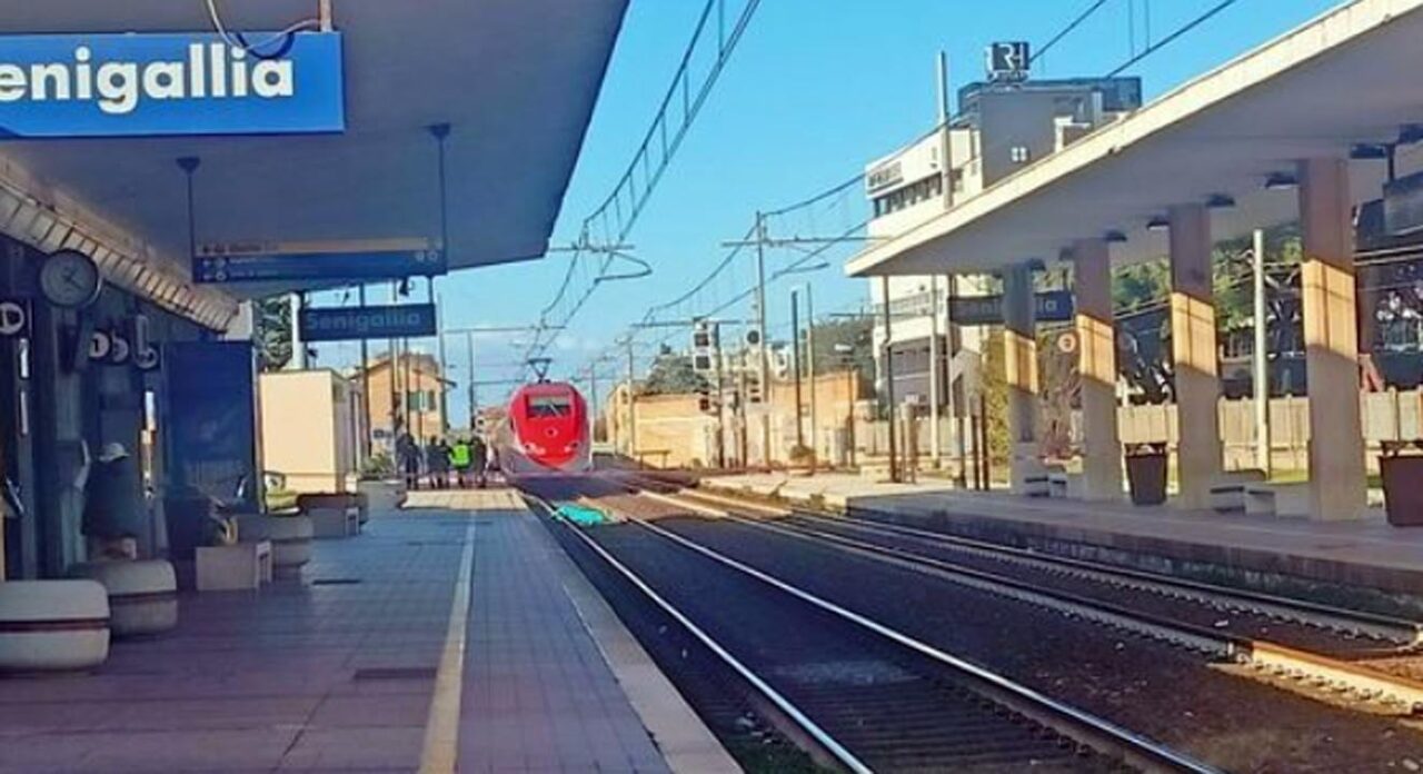 Senigallia, 34enne travolta e uccisa dal Frecciarossa: gli interrogativi