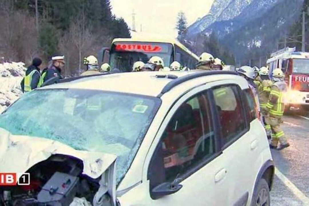 Strage in Alto Adige: incidente mortale tra pullman e auto, tre vittime tra cui due bambini di 7 e 10 anni