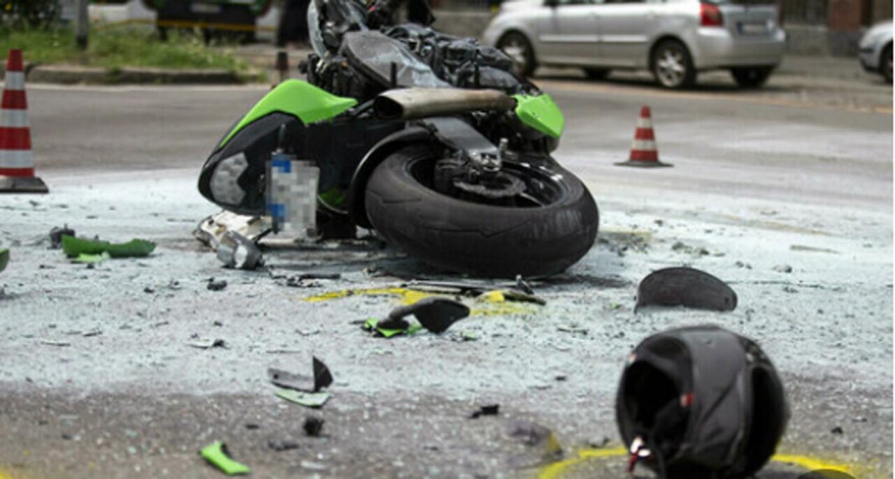 Vietri sul Mare: 32enne muore in scontro fra auto e moto