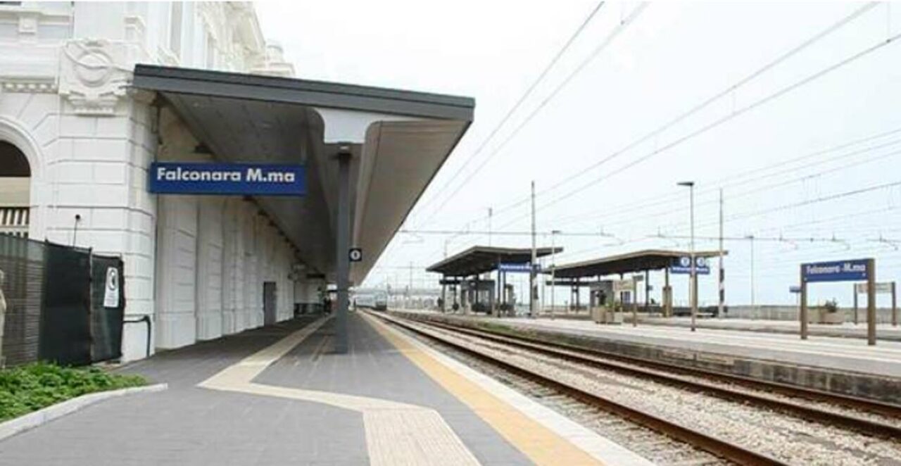 Tragedia alla Stazione di Falconara: investimento mortale da un treno in corsa