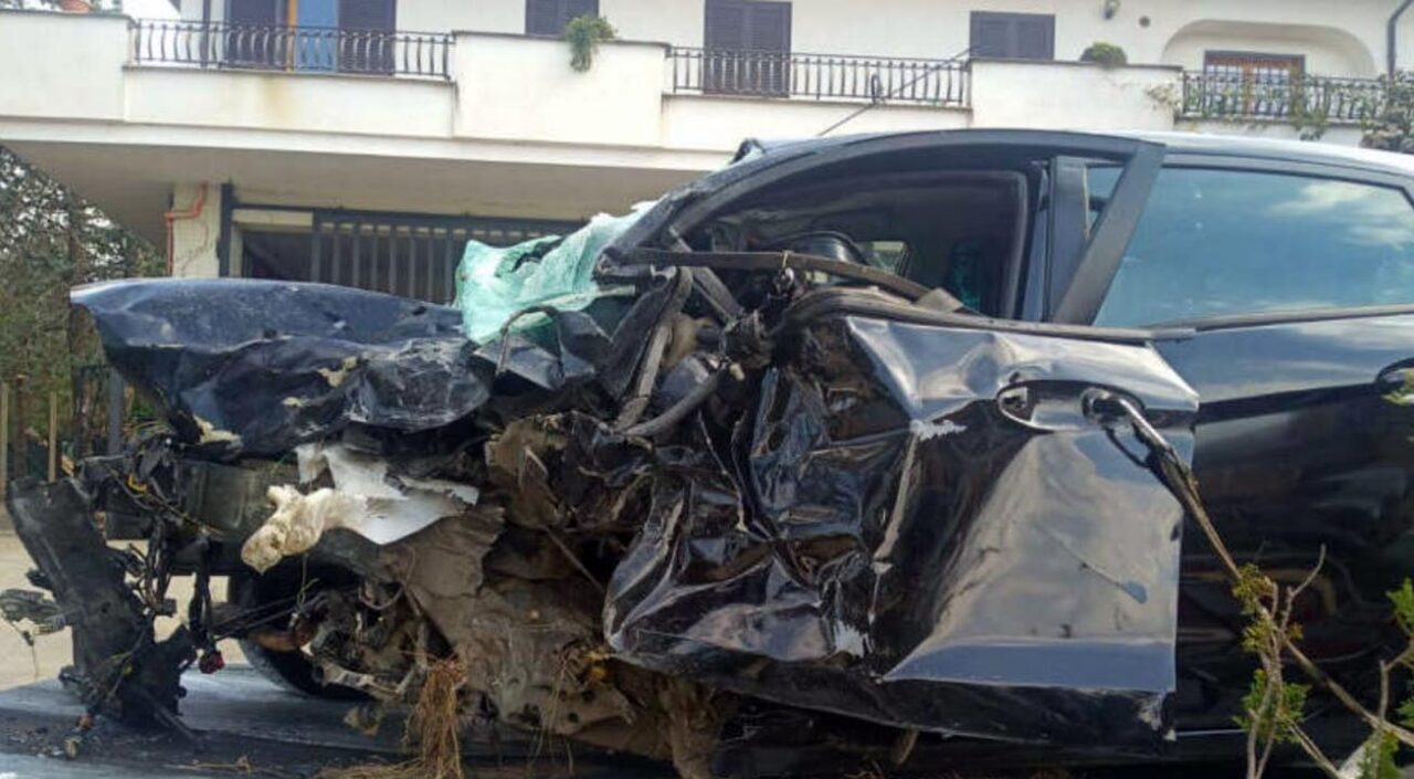 Monte Compatri: donna 46enne muore nello scontro fra auto