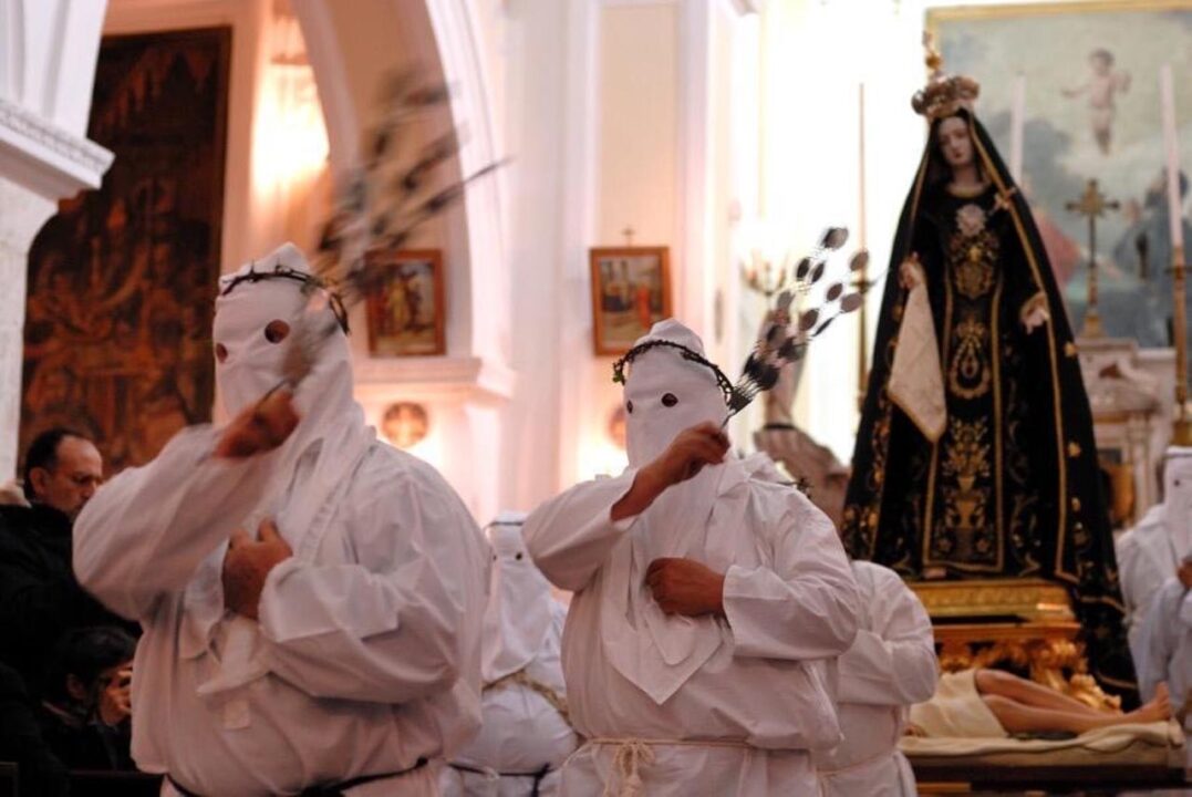San Lorenzo Maggiore: la processione dei battenti del Venerdì Santo