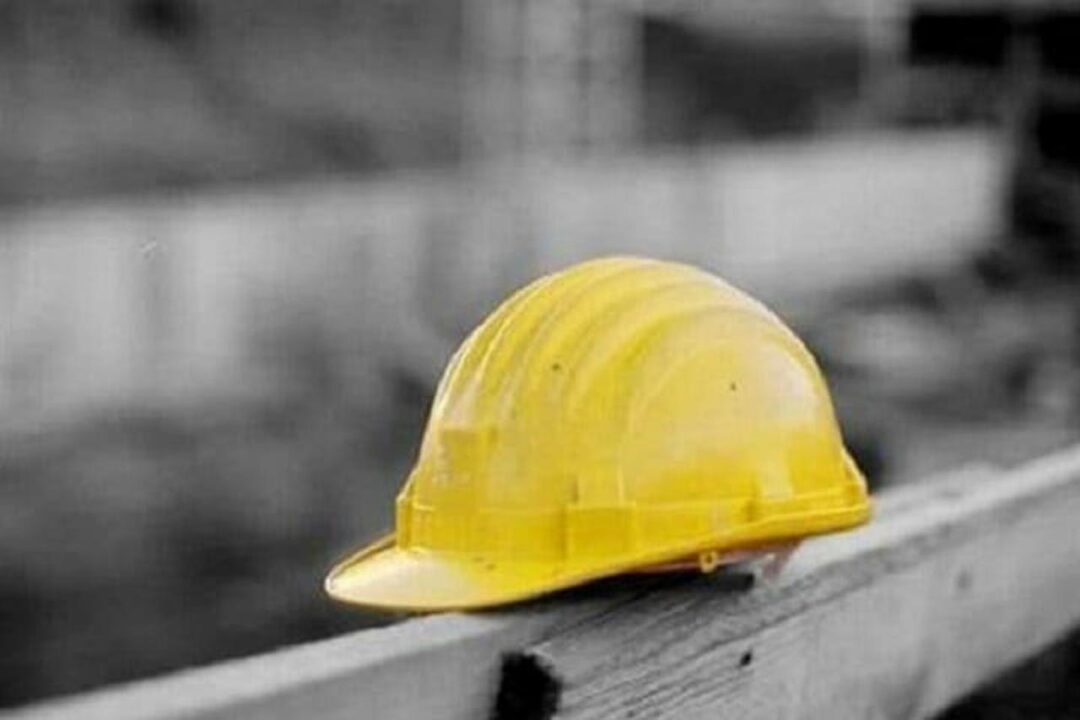 Latina: operaio 50enne cade dal tetto del capannone e muore