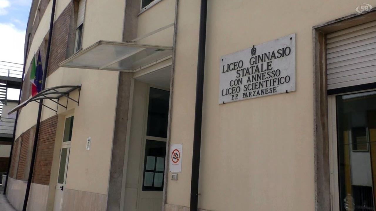 Ariano Irpino: prof aggredita da un genitore finisce in ospedale
