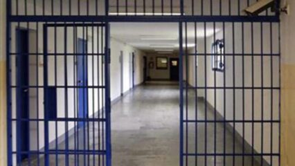 Spini di Gardolo: carcerato assale agente di polizia, la morde e la prende a calci