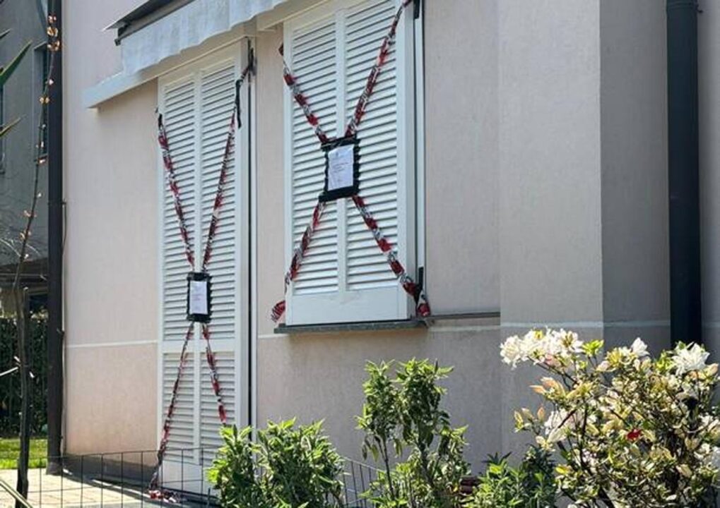 Gallarate: moglie e marito trovati morti, ipotesi omicidio suicidio