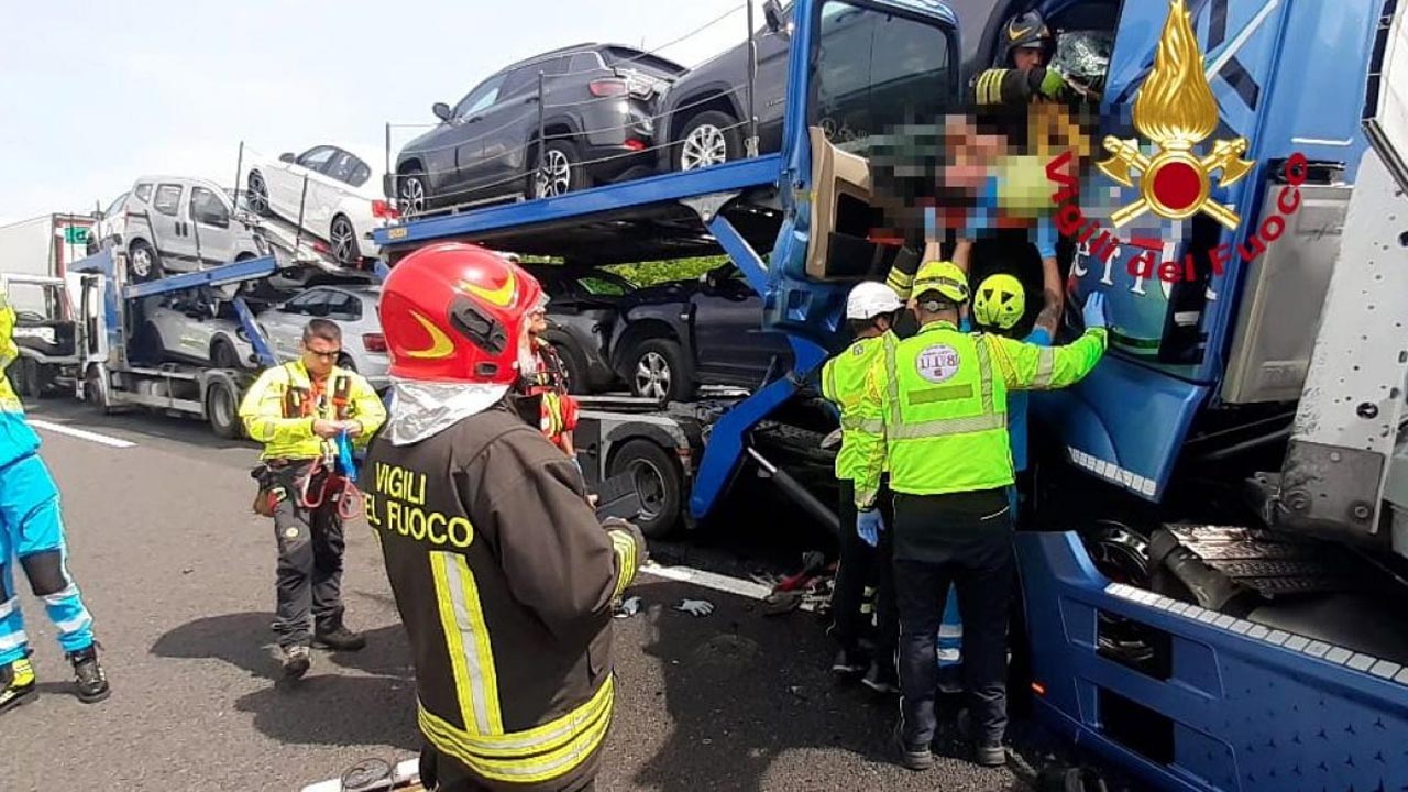 Autostrada A1: due morti e un ferito in incidente stradale