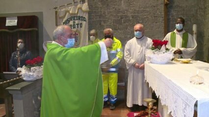 Prato: Don Rodolfo, parroco di Santa Maria a Capezzana, trovato morto
