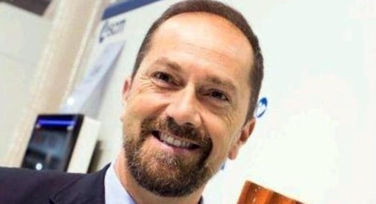 Alberto Fiorani, 51 anni, muore in incidente con la moto. Grave il figlio 18enne