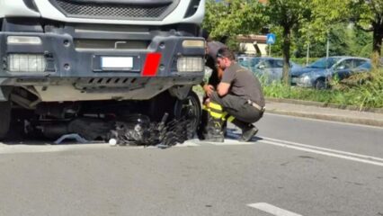 Bergamo: un 54enne è morto nello scontro fra camion e moto