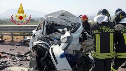 Tragico incidente sull'Autostrada A2: vittime e feriti in un terribile scontro tra 8 veicoli