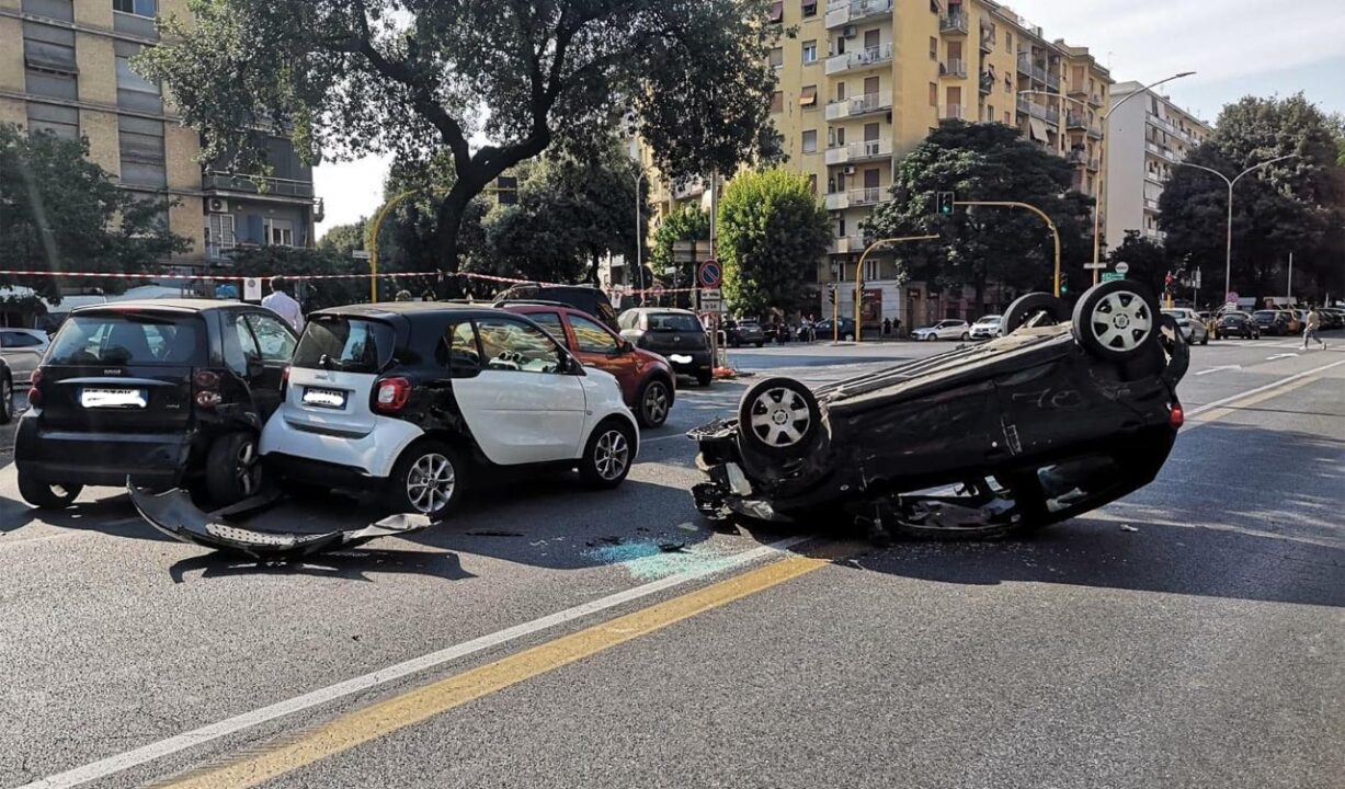 Incidente stradale: 5 le auto coinvolte, grave 43enne