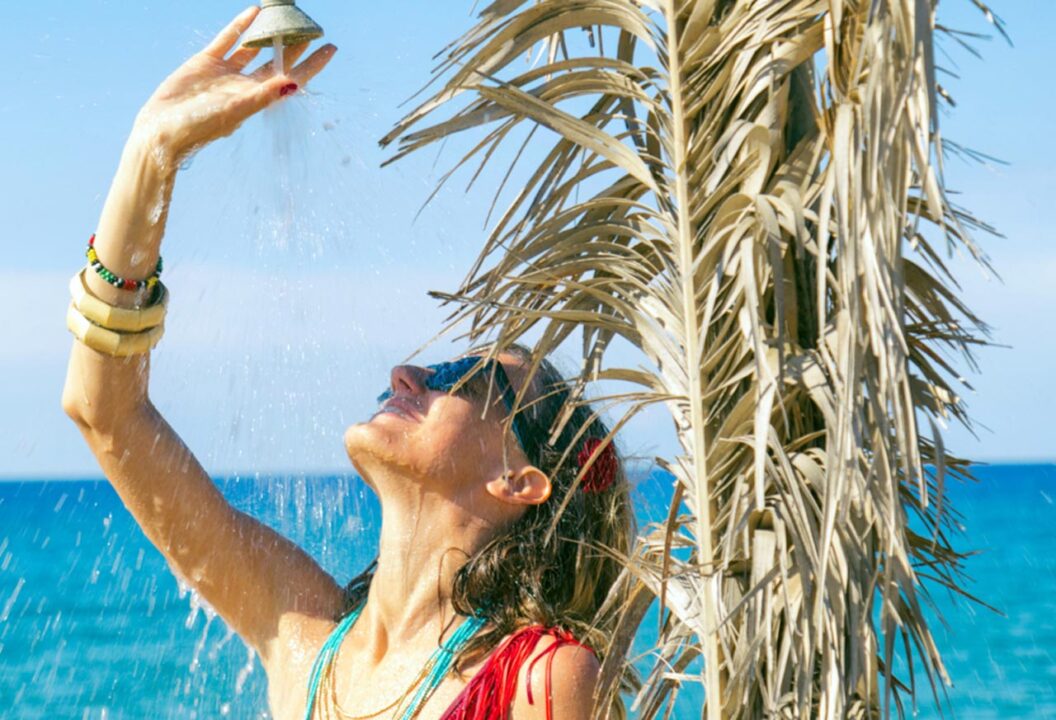 Quante docce al giorno sono consigliate quando si è in spiaggia al mare?